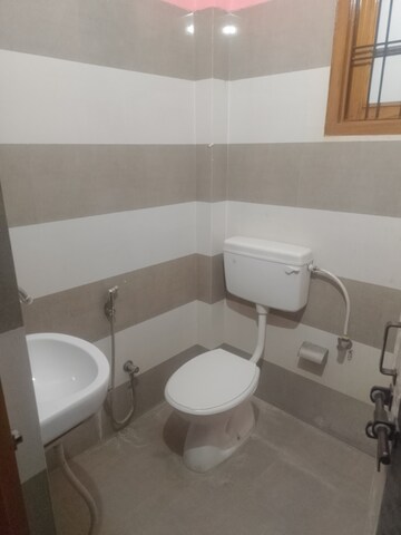 Bathroom in 3 BHK Independent House at Gomti Nagar – for Rent