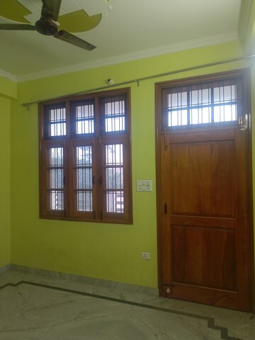 Room in 3 BHK Independent House at Gomti Nagar – for Rent