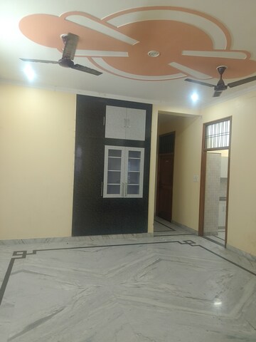 Room in 3 BHK Independent House at Gomti Nagar – for Rent