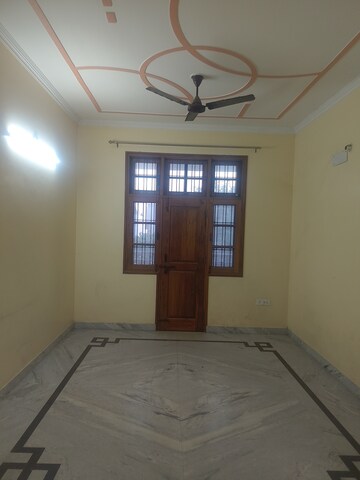 Room in 3 BHK Independent House at Gomti Nagar – for Rent