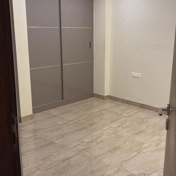 Room in 3 BHK Builder Floor at Ansal Sushant Lok I, Sector 43 – for Rent