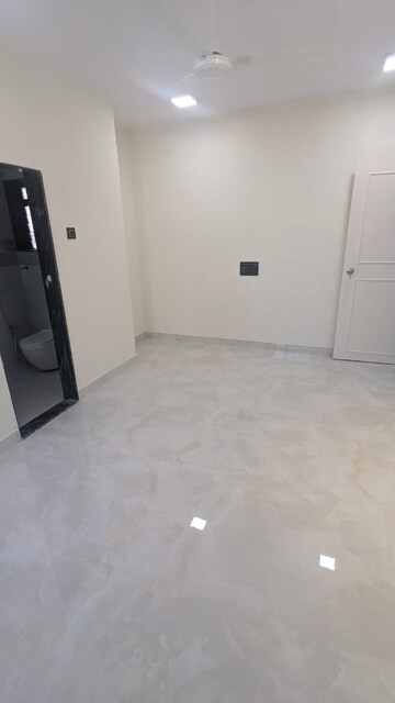Room in 3.5 BHK Apartment at Kalpataru Radiance, Goregaon West – for Rent