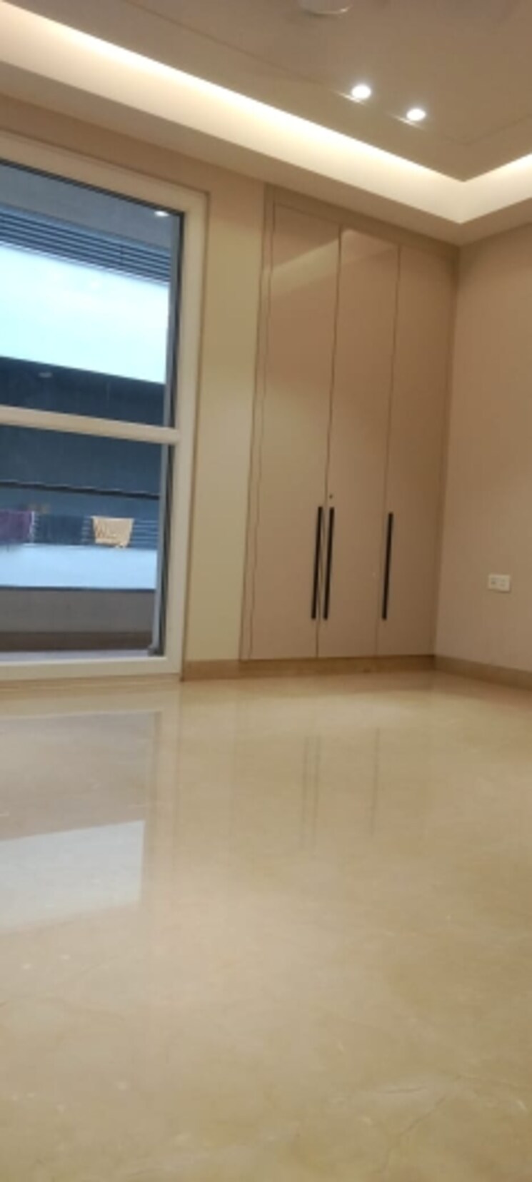 Room, new friends colony 5 Bedroom 500 Sq.Yd. Independent House In New Friends Colony Delhi 8094786