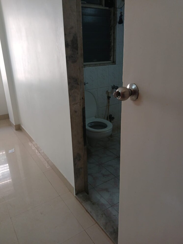 Bathroom, palash-towers 2 Bedroom 950 Sq.Ft. Apartment In Andheri West Mumbai 8094784