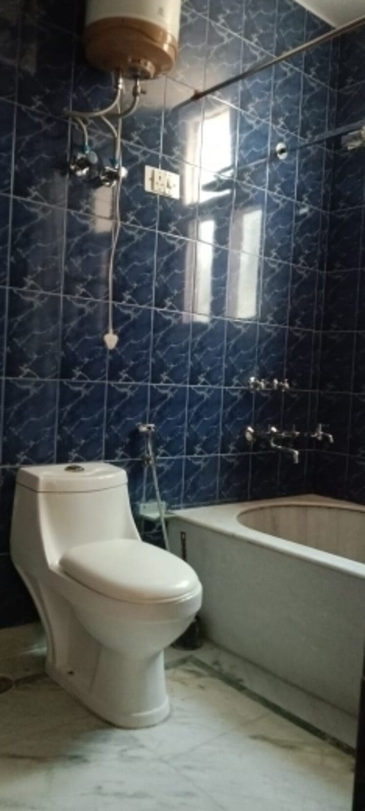 Bathroom, maharani bagh 6 Bedroom 1100 Sq.Yd. Independent House In Maharani Bagh Delhi 8094809