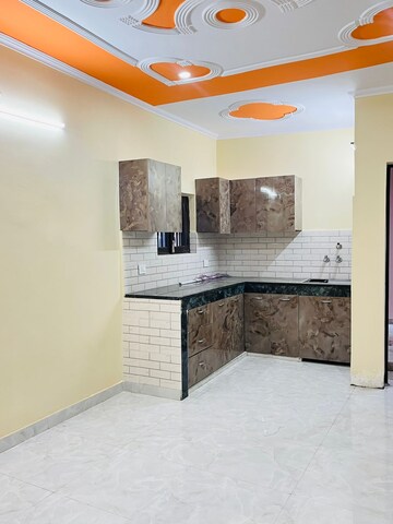 Bedroom in 1 BHK Builder Floor at Sector 40 – for Rent