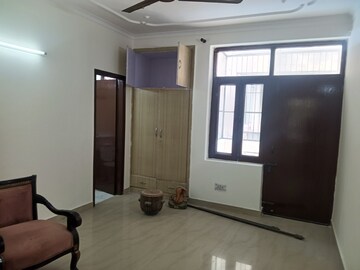 Room in 3.5 BHK Builder Floor at Ardee City, Sector 52 – for Rent
