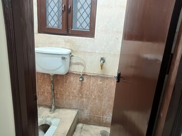 Bathroom in 3.5 BHK Builder Floor at Ardee City, Sector 52 – for Rent