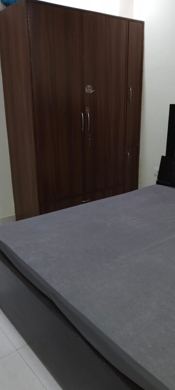 Room in 2 BHK Builder Floor at Sector 52 – for Rent