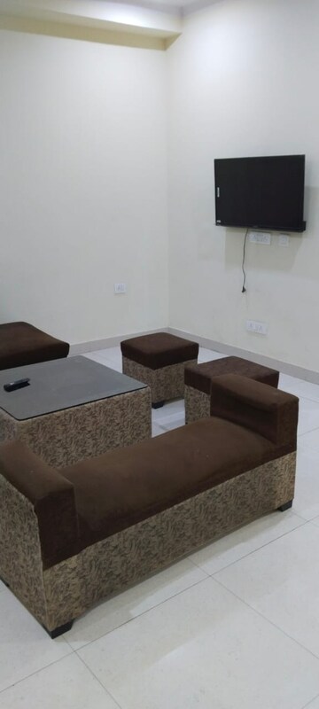 Master Bedroom in 2 BHK Builder Floor at Sector 52 – for Rent