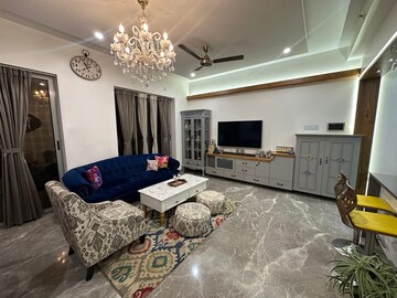 Bedroom in 2.5 BHK Apartment at Amanora Gateway Towers, Hadapsar – for Rent