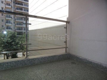 Room in 3 BHK Builder Floor at Eros Rosewood City, Sector 49 – for Rent