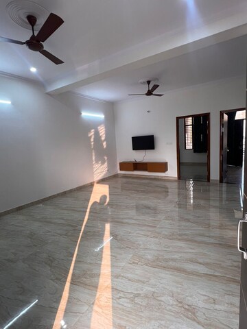 Building Lobby in 2 BHK Builder Floor at Sector 47 – for Rent