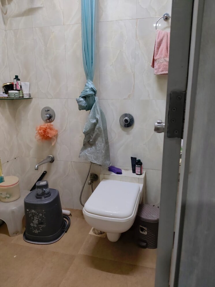 Bathroom, dlh-imur 2 Bedroom 1020 Sq.Ft. Apartment In Andheri West Mumbai 8094859