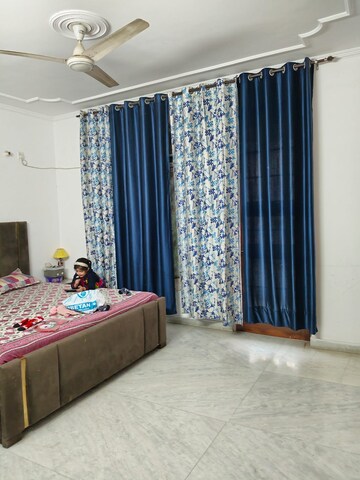 Bedroom in 3 BHK Apartment at Gokul Apartments Faridabad, Sector 45 – for Rent