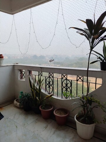 Team Area in 3 BHK Apartment at Gokul Apartments Faridabad, Sector 45 – for Rent