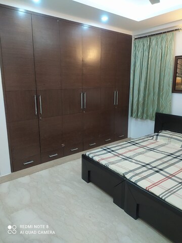 Room in 3 BHK Builder Floor at Defence Colony – for Rent