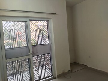Room in 3 BHK Apartment at BPTP Park Elite Floors, Sector 85 – for Rent