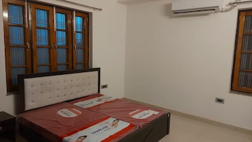 Bedroom in 2 BHK Builder Floor at Gomti Nagar – for Rent