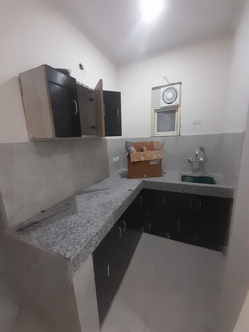 Living Room in 1 BHK Builder Floor at DLF City Phase III, Sector 24 – for Rent