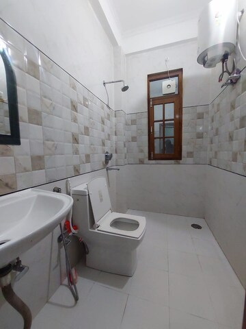 Bathroom in 2 BHK Builder Floor at Gomti Nagar – for Rent