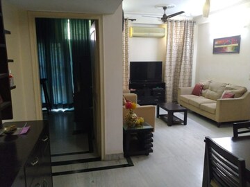 Living Room in 3 BHK Builder Floor at Unitech South City II, Sector 50 – for Rent