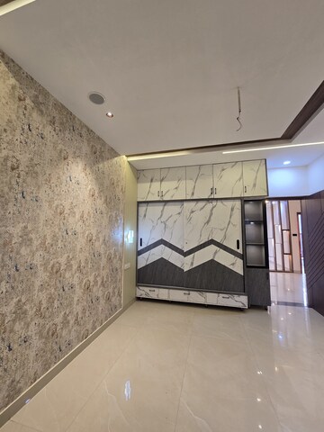 Room in 4 BHK Builder Floor at Omaxe New Chandigarh, North Mullanpur – for Rent