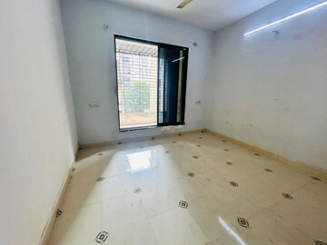 Room in 2 BHK Apartment at Seawoods – for Rent
