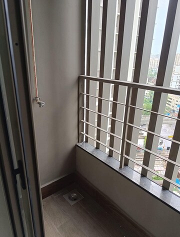  2 BHK Apartment at Kalpataru Paramount, Kapur Bawdi – for Rent