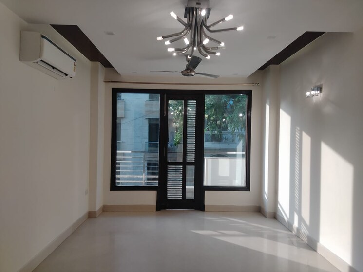 Room, greater kailash part 3 3 Bedroom 217 Sq.Yd. Builder Floor In Greater Kailash Part 3 Delhi 8095009