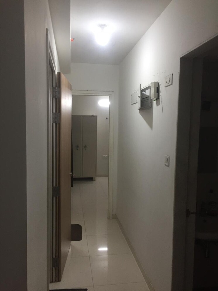 Bathroom, godrej-emerald 1.5 Bedroom 530 Sq.Ft. Apartment In Ghodbunder Road Thane 8095021