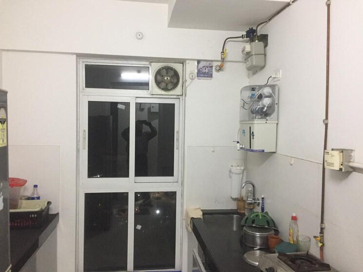 Kitchen, godrej-emerald 1.5 Bedroom 530 Sq.Ft. Apartment In Ghodbunder Road Thane 8095021