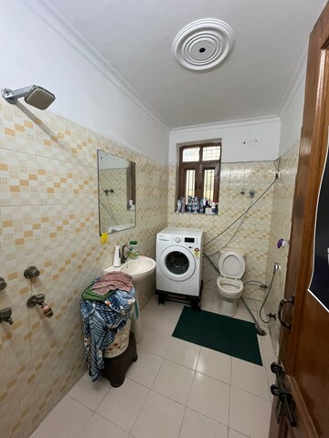Master Bedroom in 2.5 BHK Independent House at Sector 46 – for Rent
