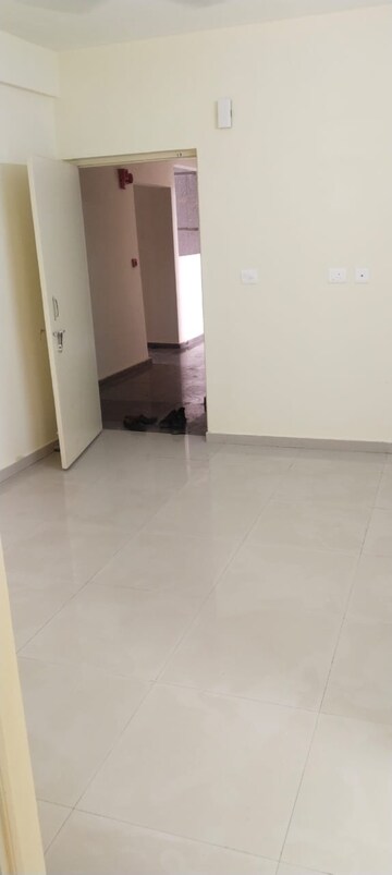 Room in 2 BHK Apartment at Pyramid Heights, Sector 85 – for Rent