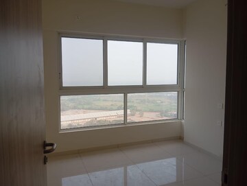 Room in 2 BHK Apartment at Wadhwa Atmosphere O2, Mulund West – for Rent