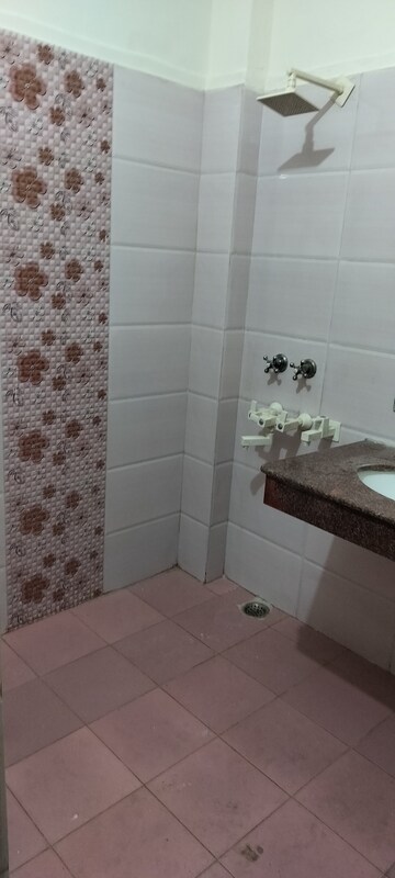 Bathroom in 3 BHK Independent House at RWA Apartments Sector 40, Sector 40 – for Rent