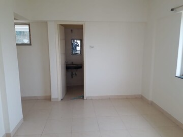 Room in 2 BHK Apartment at Aditya Breeze Park, Balewadi – for Rent