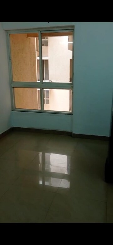 Room in 2 BHK Apartment at DB Orchid Ozone, Dahisar East – for Rent