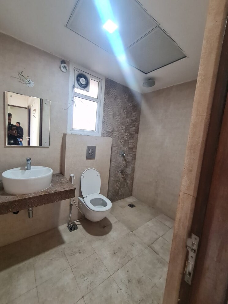 Bathroom, shalimar-vista 2 Bedroom 1250 Sq.Ft. Apartment In Gomti Nagar Lucknow 8095141