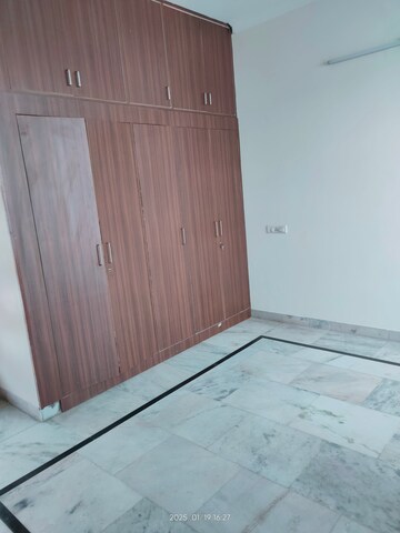 Room in 2 BHK Independent House at Sector 21 – for Rent