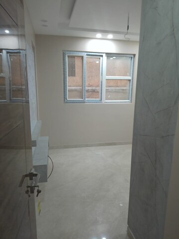 Master Bedroom in 2 BHK Builder Floor at Paschim Vihar – for Rent