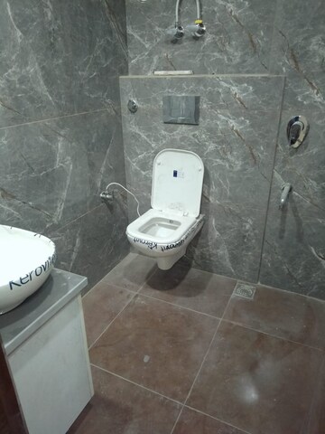 Attached Bathroom in 2 BHK Builder Floor at Paschim Vihar – for Rent