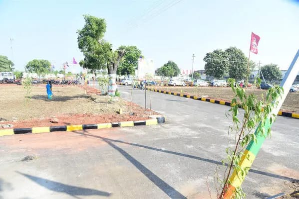 Plot For Sale in Shiv Calony Kailash Hospi