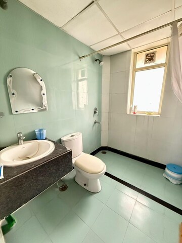 Attached Bathroom in 3.5 BHK Apartment at Sector 20 – for Rent