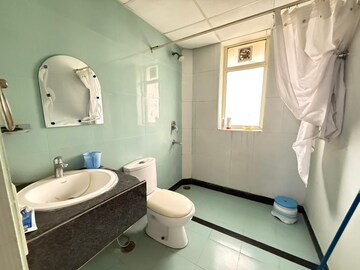 Attached Bathroom in 3.5 BHK Apartment at Sector 20 – for Rent
