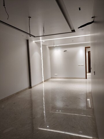 Living Room in 4 BHK Builder Floor at Paschim Vihar – for Rent