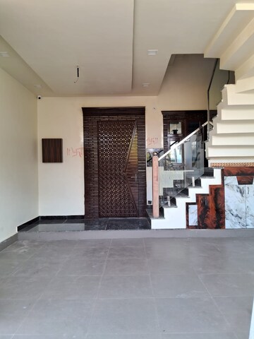 Room in  Pg at Gomti Nagar – for Rent