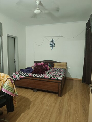 Bedroom in 3 BHK Apartment at Amrapali Silicon City, Sector 76 – for Rent