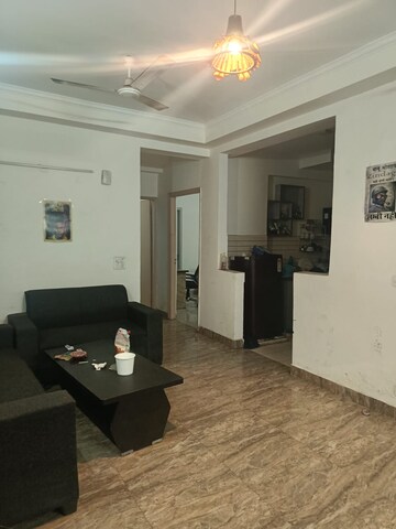 Master Bedroom in 3 BHK Apartment at Amrapali Silicon City, Sector 76 – for Rent