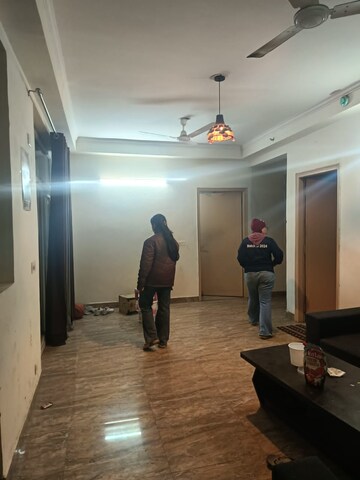 Parking in 3 BHK Apartment at Amrapali Silicon City, Sector 76 – for Rent